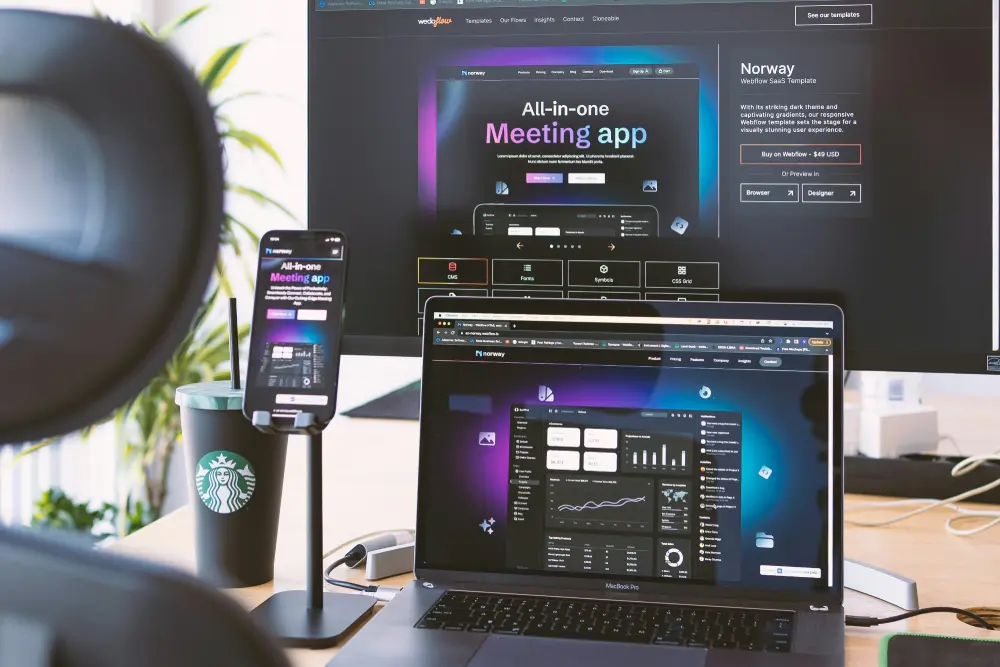 WebFlow est à la fois un outil de design, un CMS et une solution d'hébergement